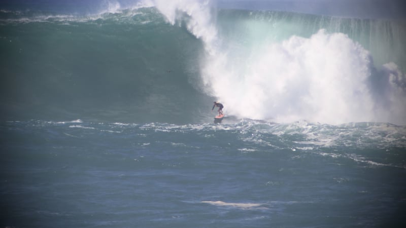 Several 1st-time, 2nd-generation ‘Eddie’ surfers are in top 10 after round one