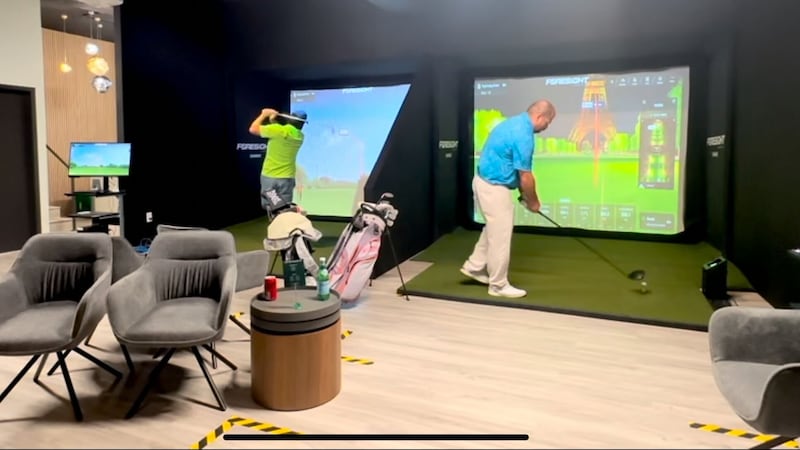 Try out Hawaii's newest indoor golf experience