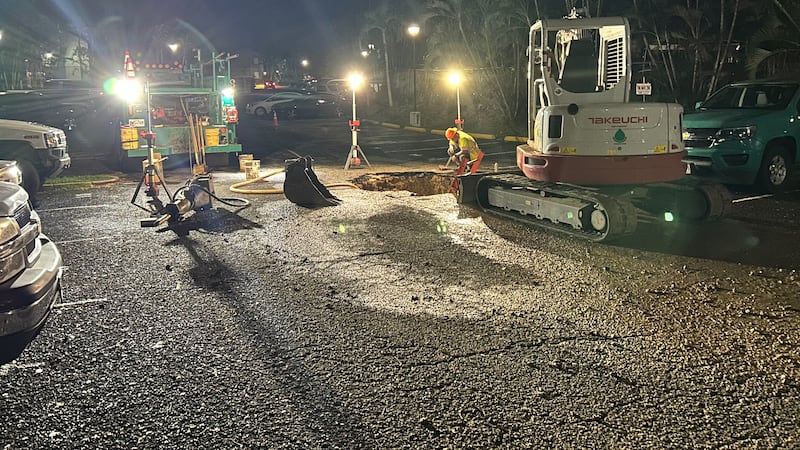 Waimanalo water main break repairs on Poalima Street