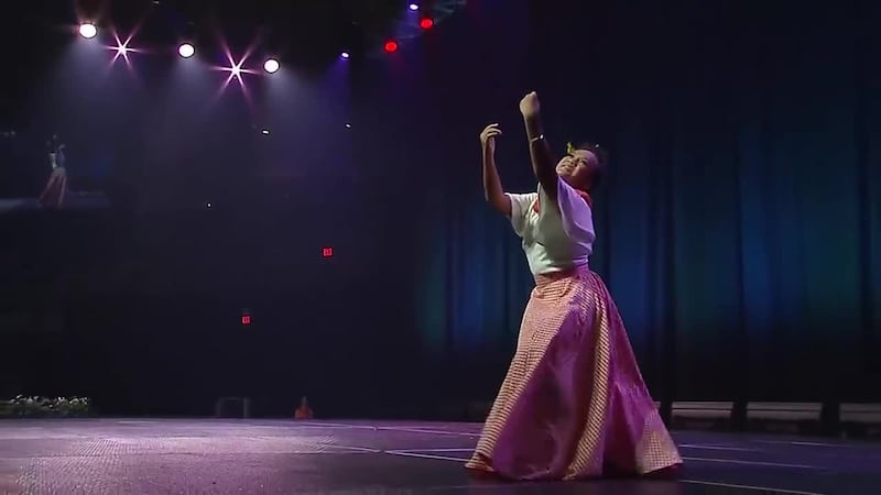 Miss Keiki Hula: Nanea Pumehana Leong / Kumu Hula Ka'ilihiwa Vaughan-Darval / Halau Hula Ka...