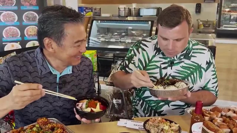 Guy goes to Hawaii Kai to check out a popping poke place with Casey Lund.