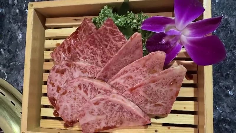 Guy Hagi and Grace Lee checked out a Japanese-style, Korean barbecue restaurant in Kakaako...