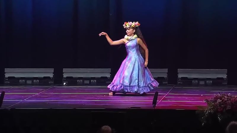 Miss Keiki Hula: Genesis Ku'uleiho'oheno Llanos / Na Kumu Hula Leinani De Rego Lauaki and...