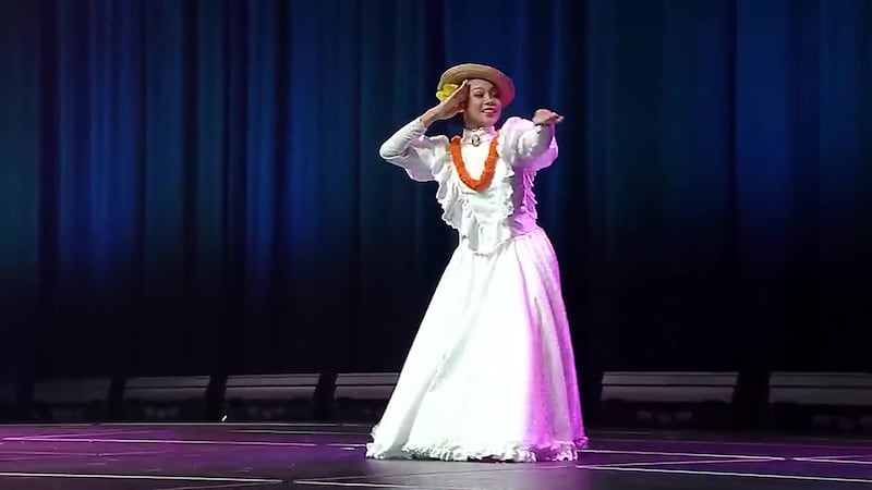 Miss Keiki Hula: Angelina Julian / Kumu Hula Darcey Moniz / Halau Hula 'O Puka'ikapuaokalani